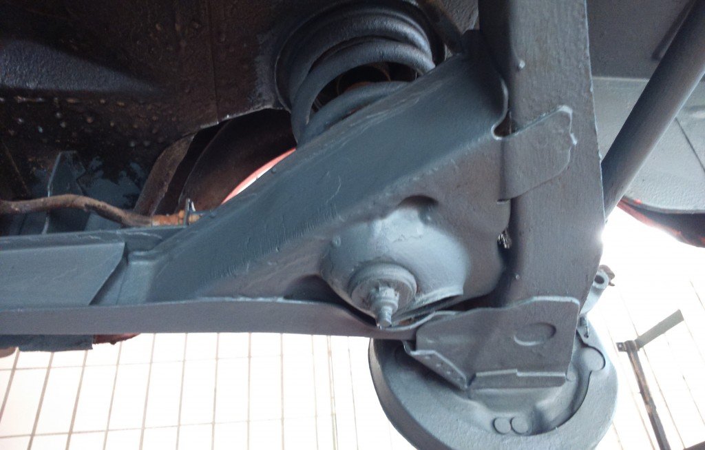 Durch Invento Chassi Primer wird der Rost an Achsen langfristig gestoppt