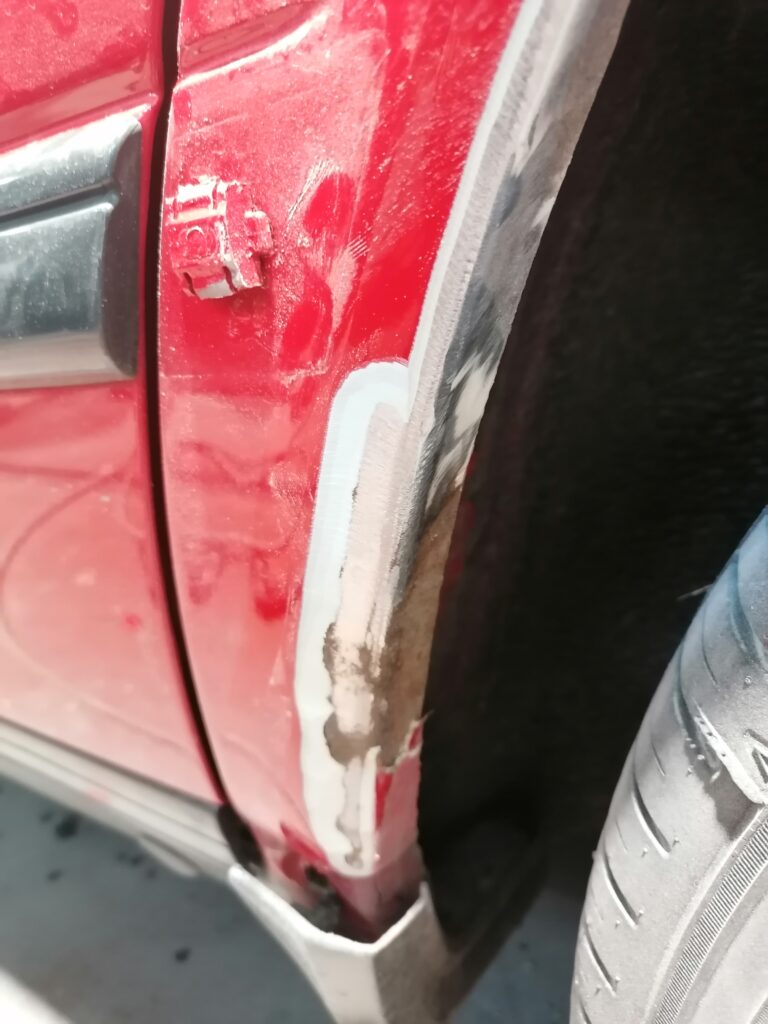 Invento 1K Primer ideal auch zum ausbessern von Roststellen am Radlauf